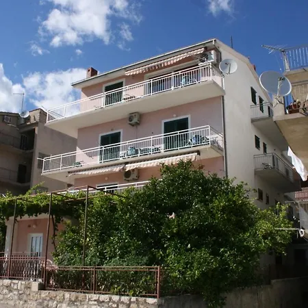 With A Parking Space - 6753