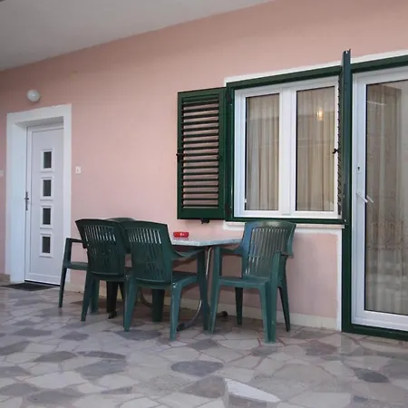 With A Parking Space - 6753 Makarska