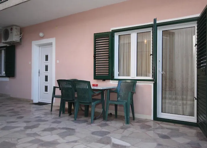 With A Parking Space - 6753 Makarska