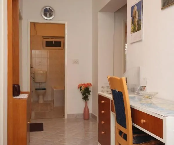 With A Parking Space - 6753 Makarska