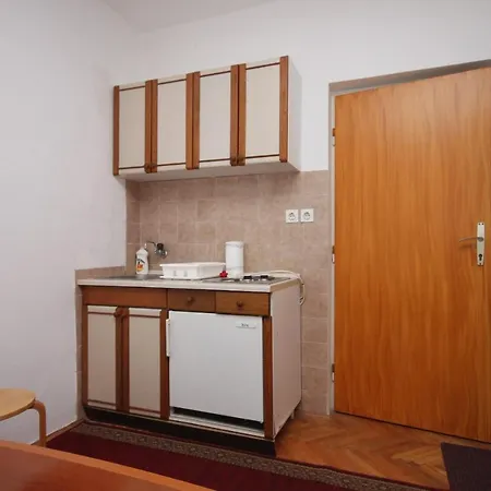 Apartman With A Parking Space - 6753