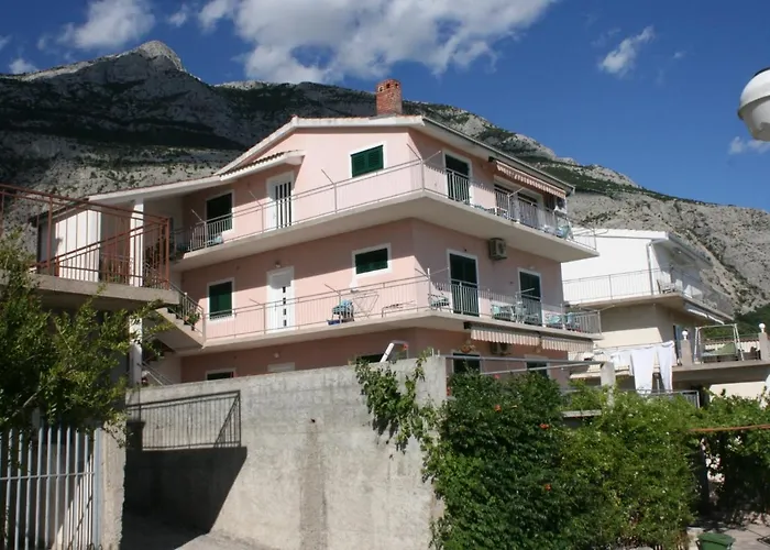 Apartment With A Parking Space - 6753 Makarska